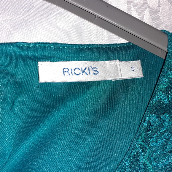Ricki's Teal Lace Dress - Picture 5 of 9